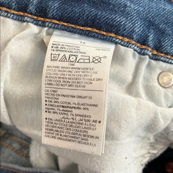 Old Navy Women's Extra High Rise Sky 111 Straight Cropped Distressed Jeans Sz 14 - Picture 4 of 6